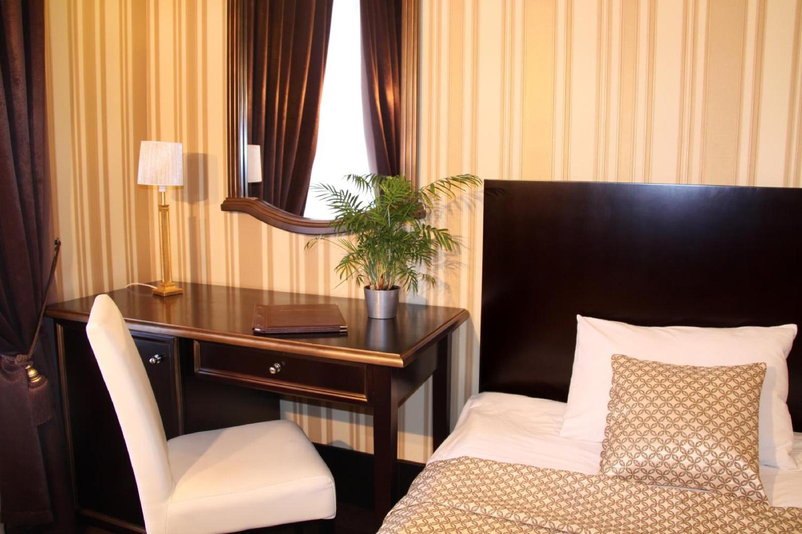 Hotel Business Apartments