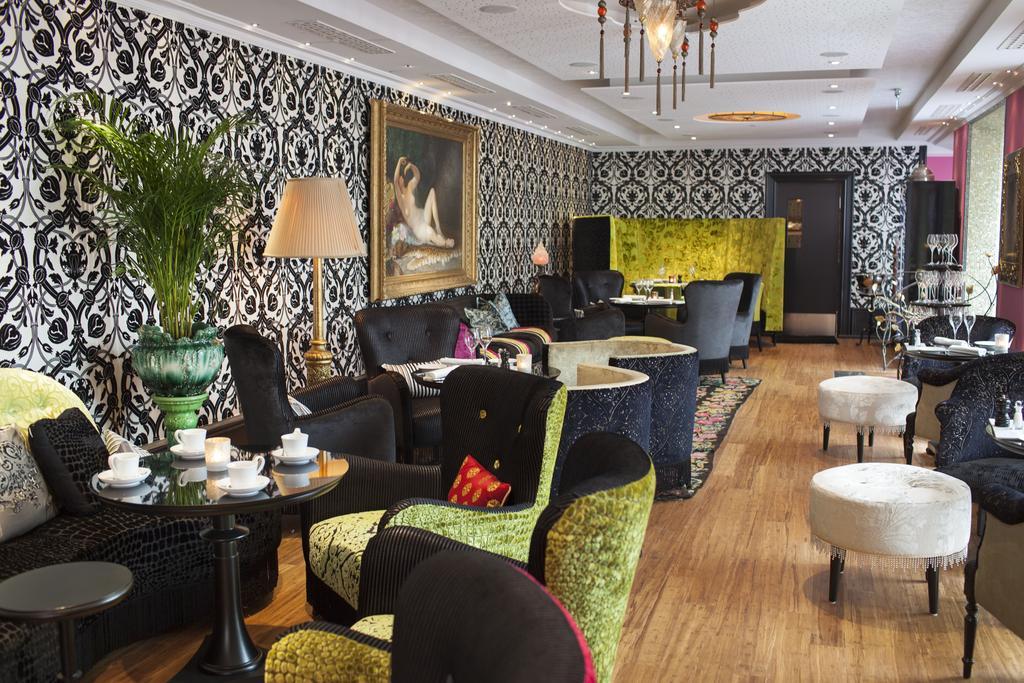 Dorsia Hotel & Restaurant