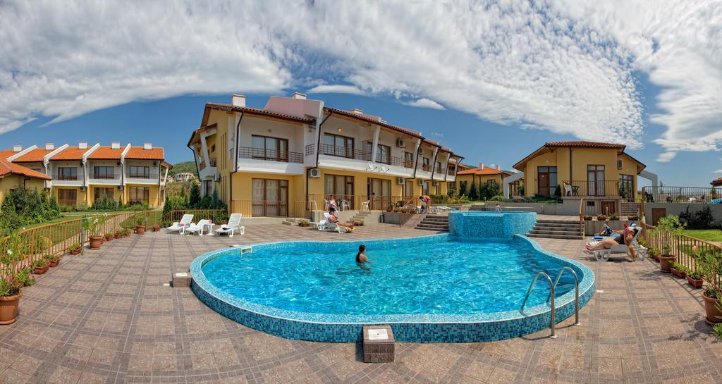 Montemar Villas