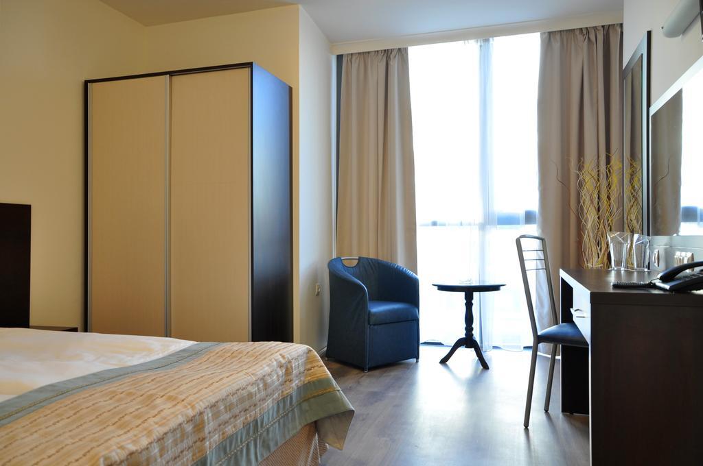 Hotel Burgas Free University