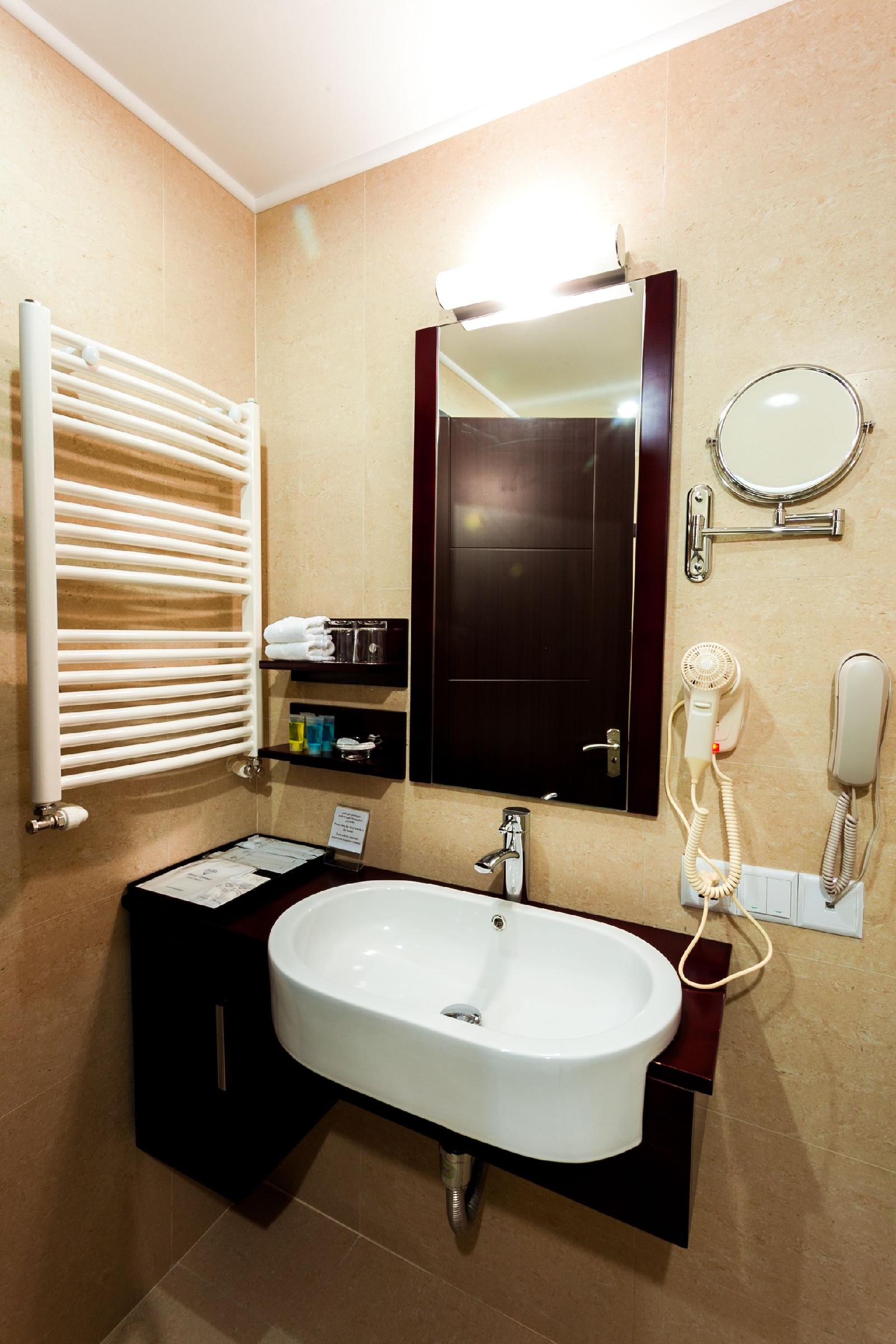 Crystal Hotel & Spa
