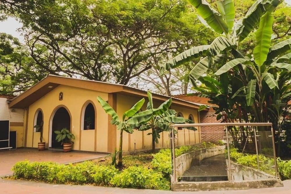 Hotel Manantial M Lare