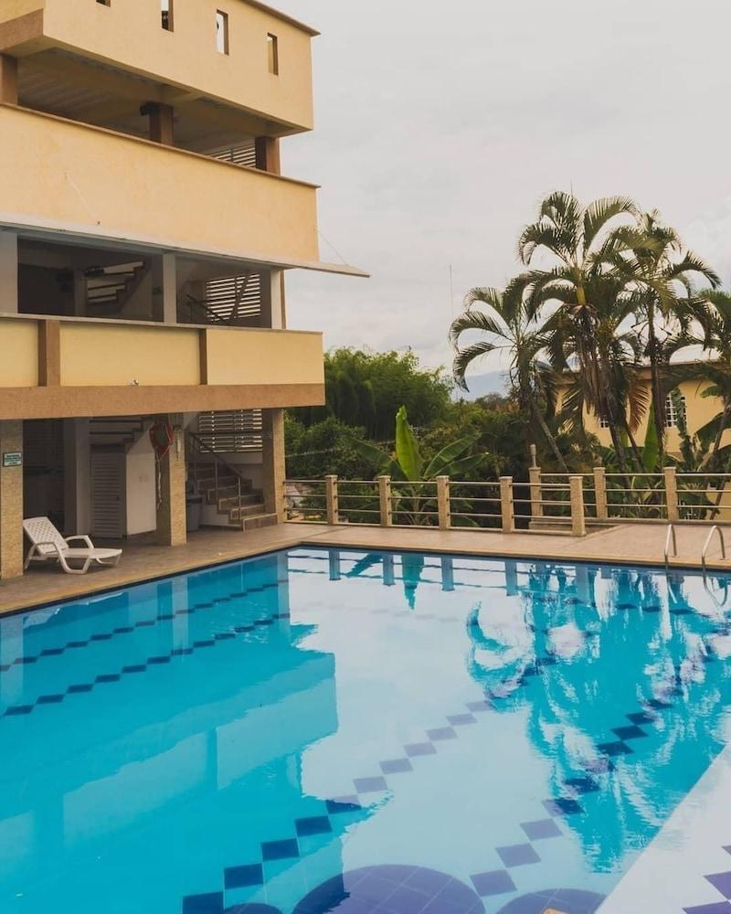 Hotel Manantial M Lare