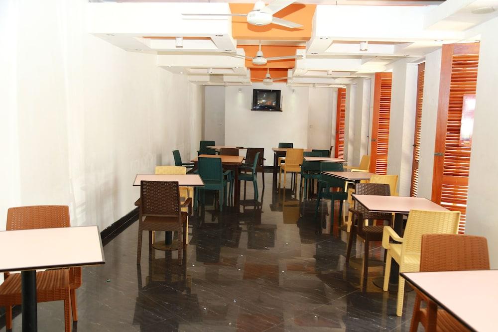 Subhas Hotel