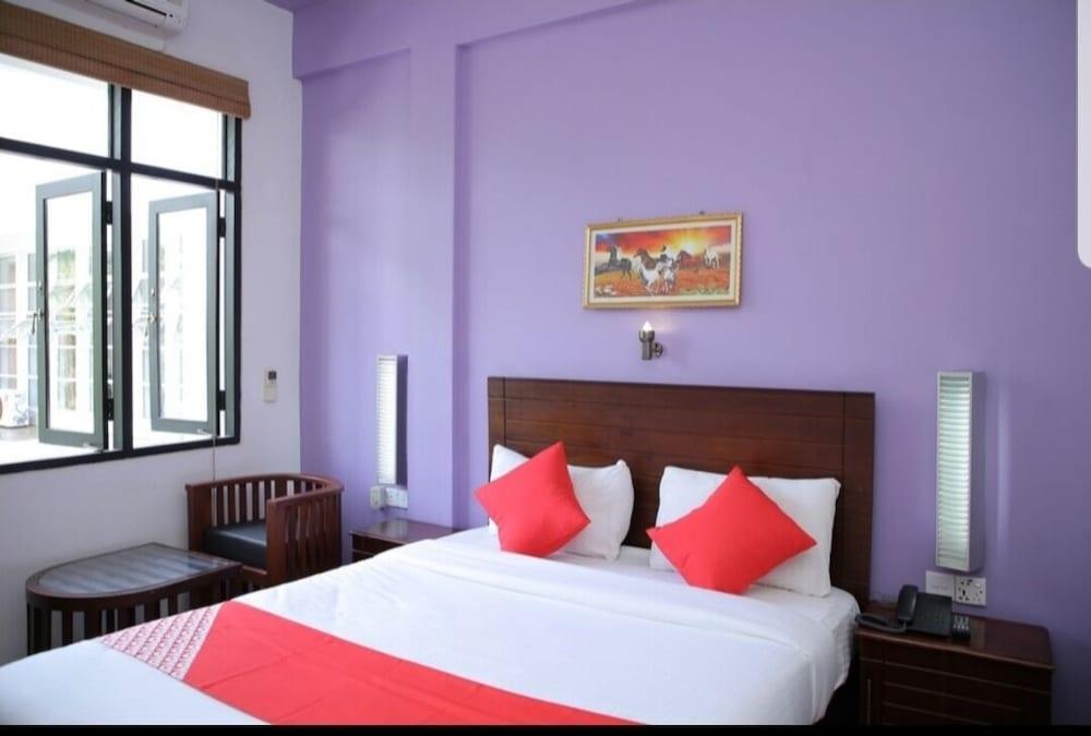 Subhas Hotel