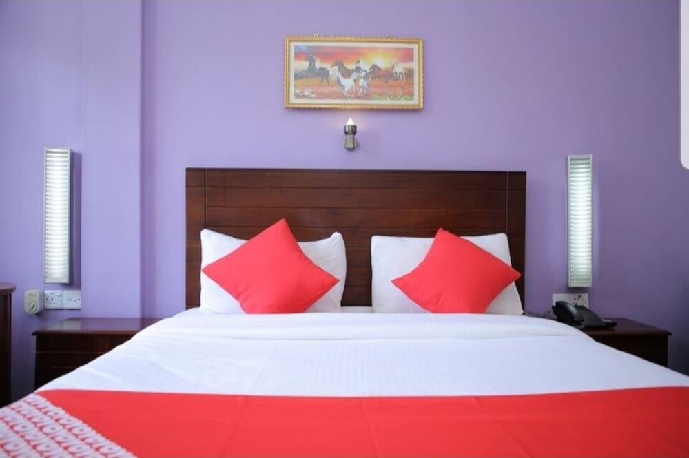Subhas Hotel