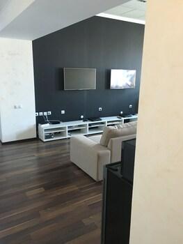 GIA Suites