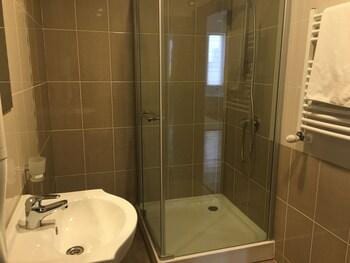GIA Suites