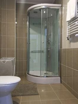 GIA Suites