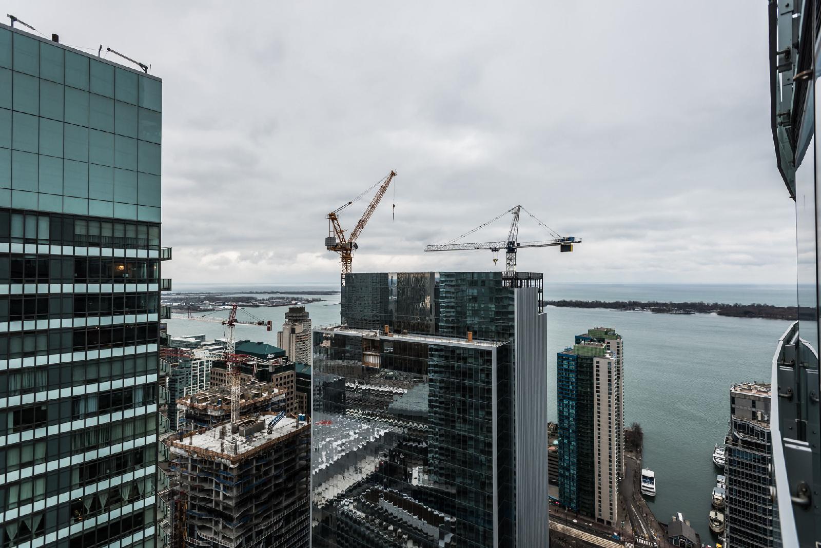 The Ice Condos North Tower by Applewood Suites