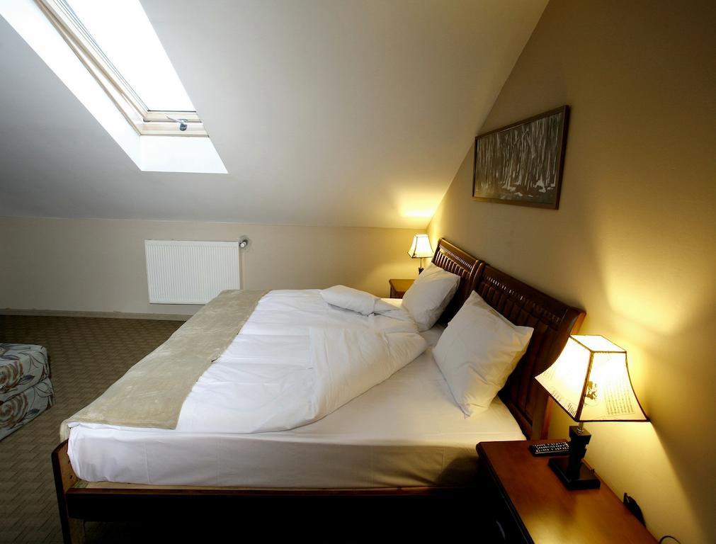 Abu Hotel