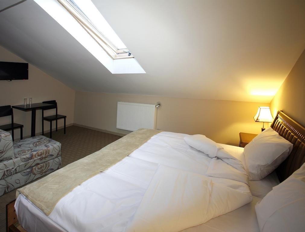 Abu Hotel