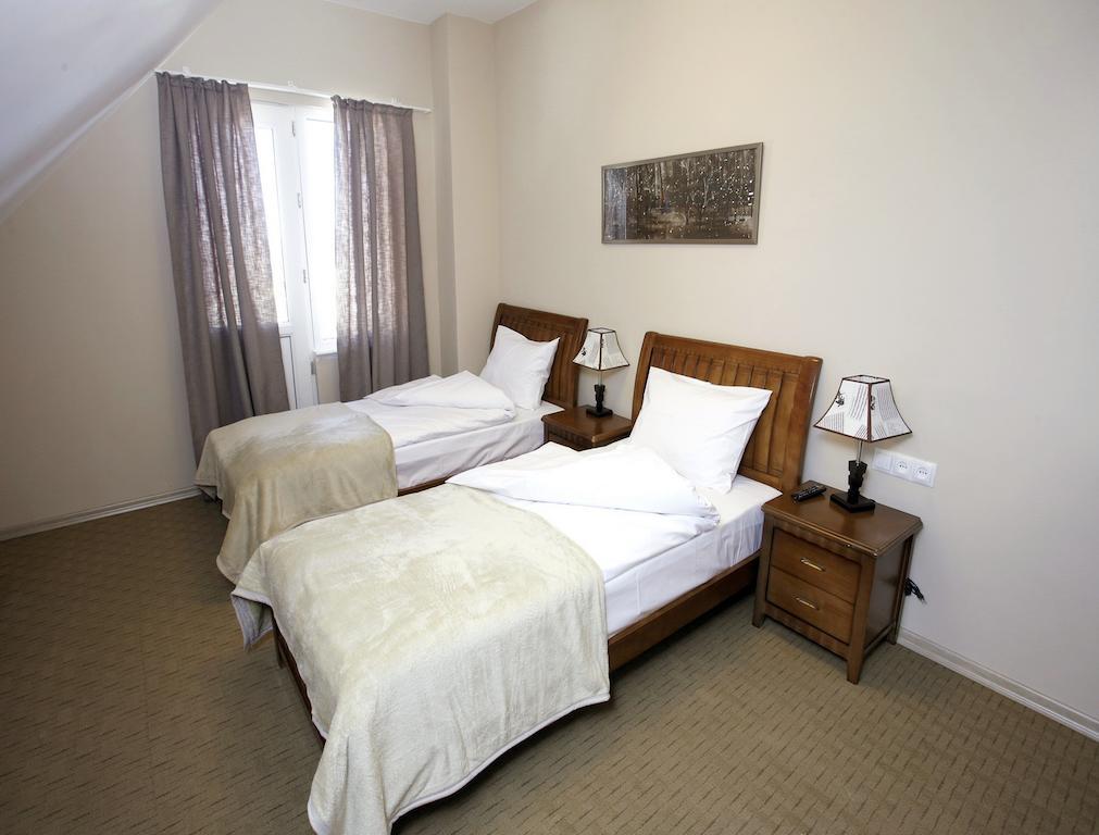 Abu Hotel