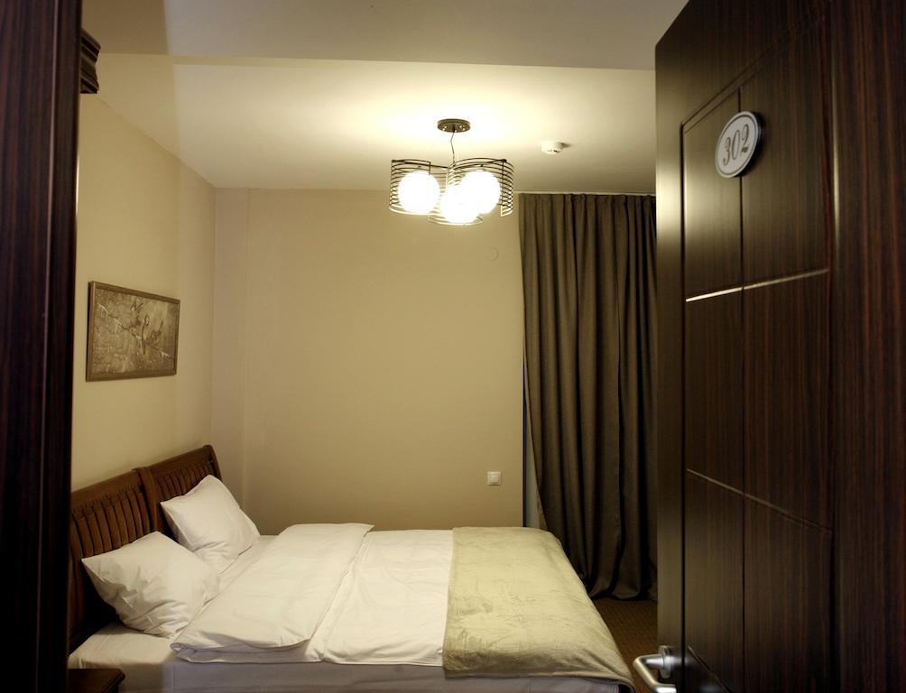 Abu Hotel