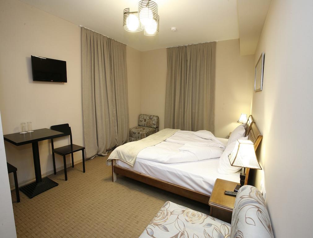 Abu Hotel