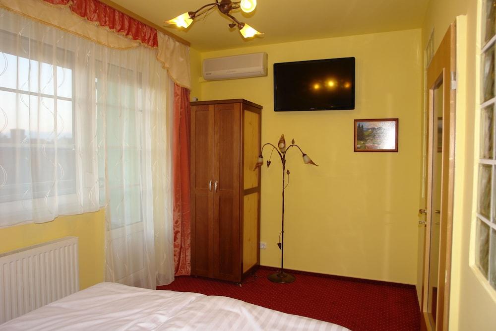 Hold Apartmanok