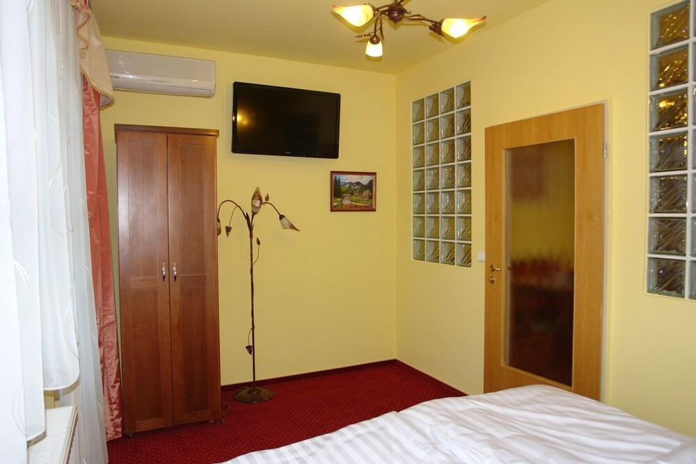 Hold Apartmanok