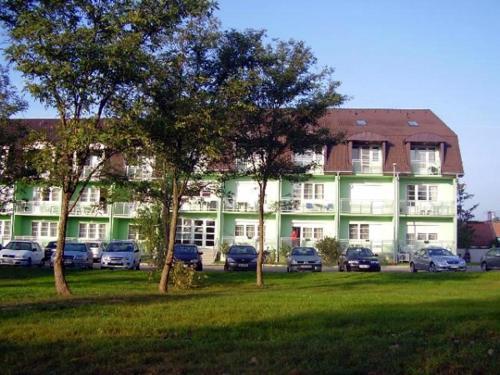 Hold Apartmanok