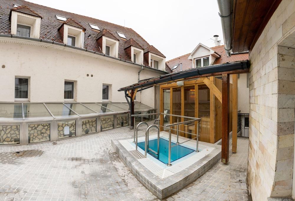 Bastya Wellness Hotel