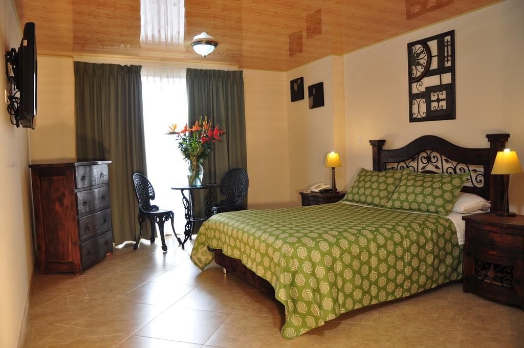 Hotel Suites La Soledad Inn
