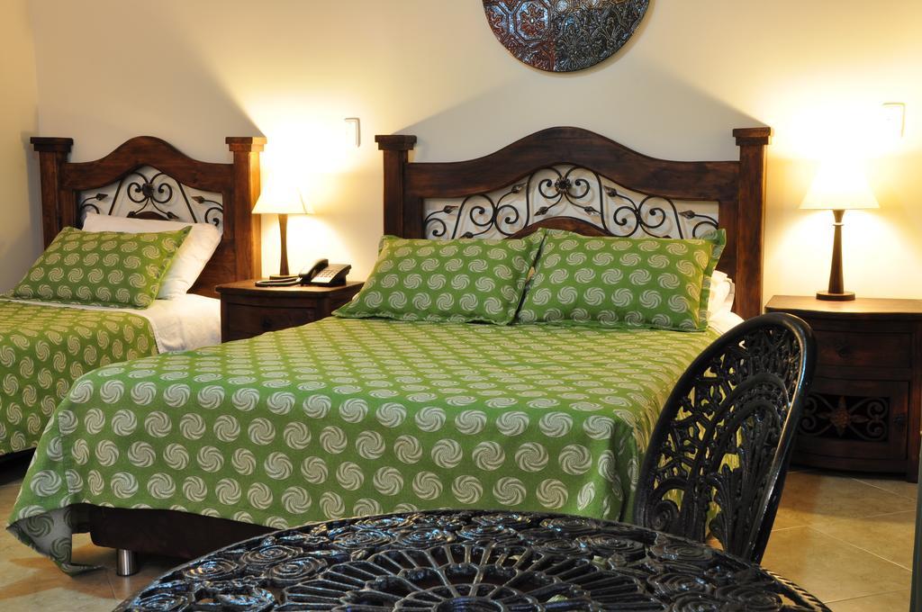 Hotel Suites La Soledad Inn