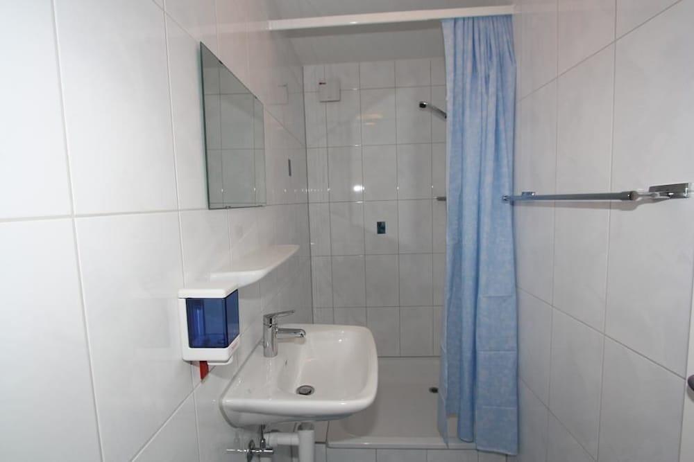 Hostel Altstetten By Primestay