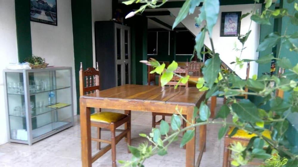 Mango Tree Rooms