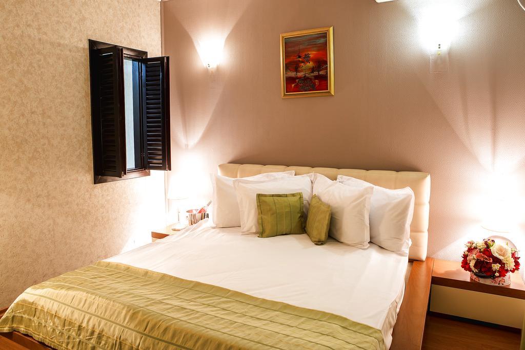 Phoenicia Suites