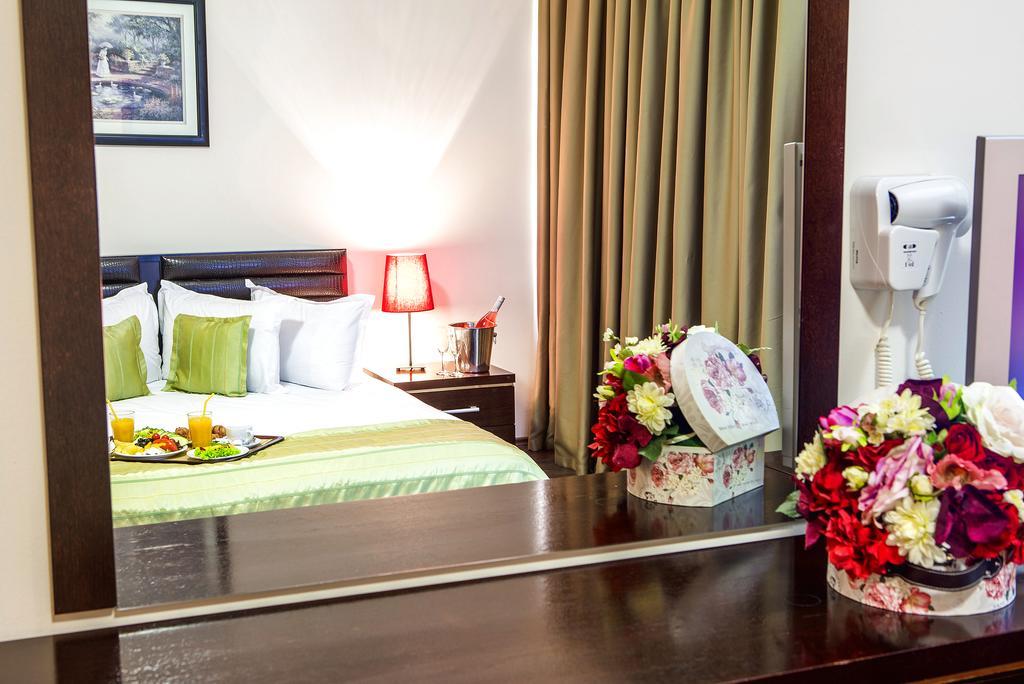 Phoenicia Suites