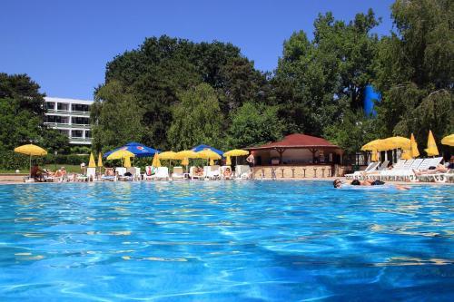 2D Resort & Spa