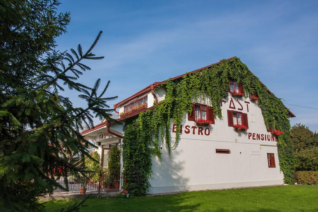 Pension Hotel Fast