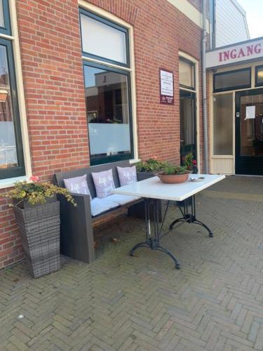 Hotel het Gemeentehuis Uithuizen