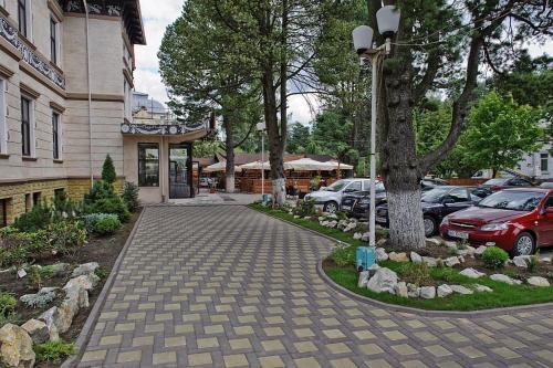 Hotel Carol