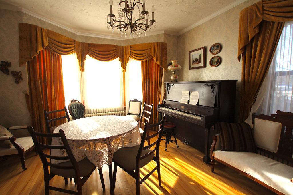 Le Griffon Bed & Breakfast