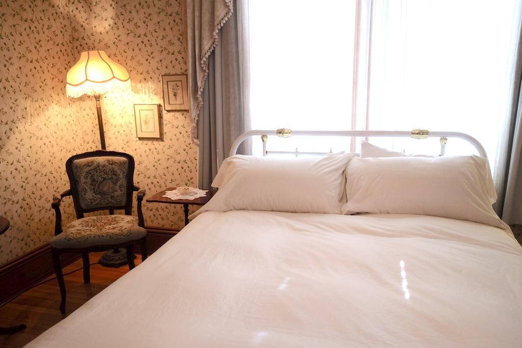 Le Griffon Bed & Breakfast