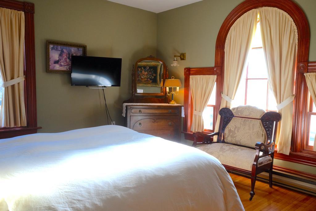Le Griffon Bed & Breakfast