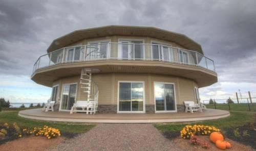 Around the Sea Rotating House, Suites & Tours