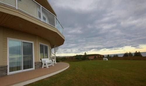 Around the Sea Rotating House, Suites & Tours