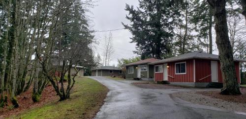 Malahat Bungalows Motel