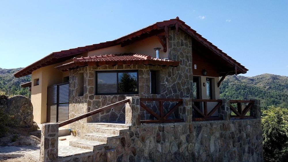 Aires Serranos Suites