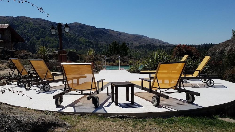 Aires Serranos Suites