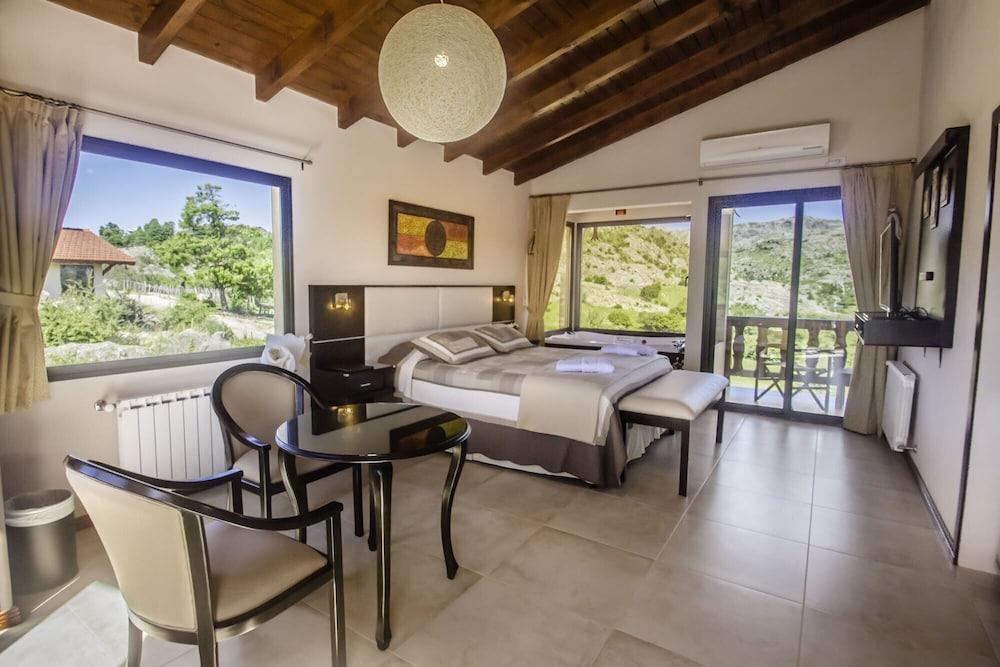 Aires Serranos Suites