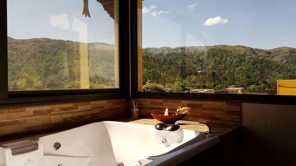 Aires Serranos Suites