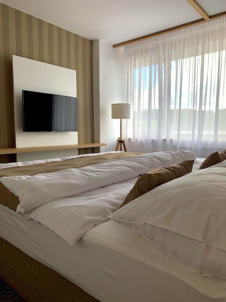 Hotel Adamantino