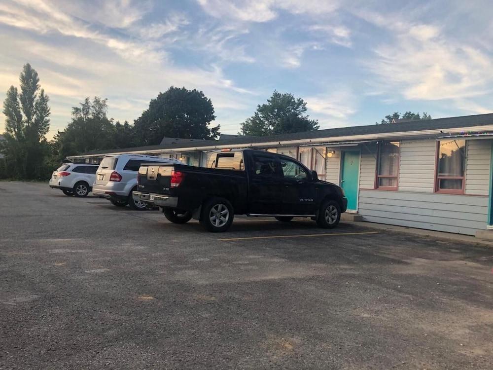 Stop 21 Motel