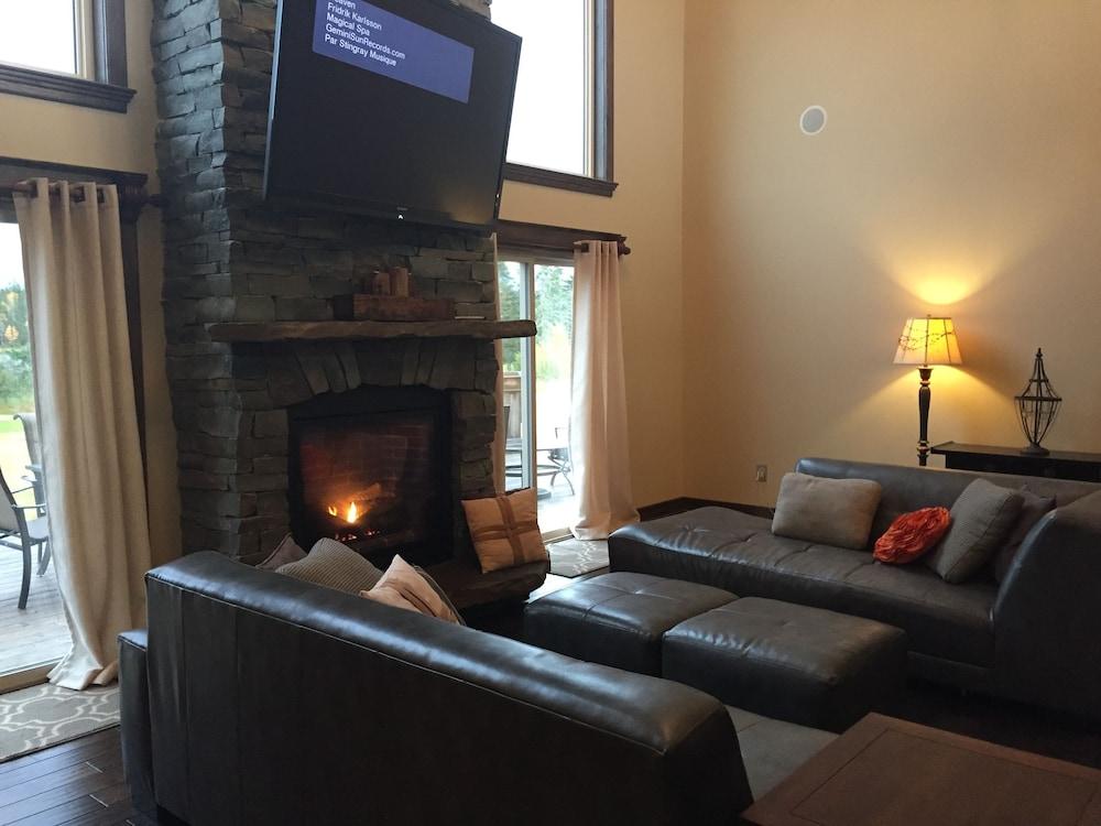 Tranquil Waters Inn