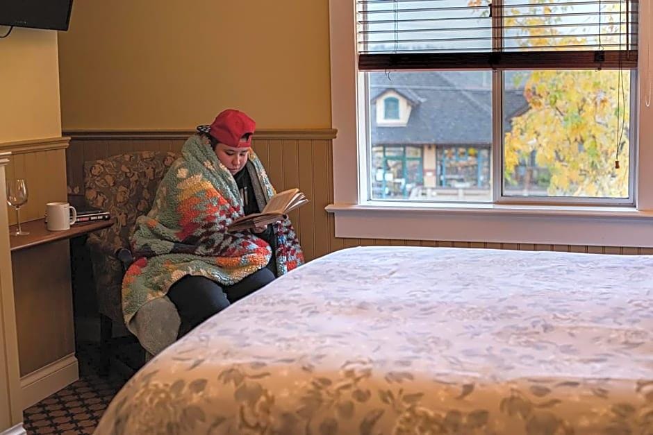 Salt Spring Inn