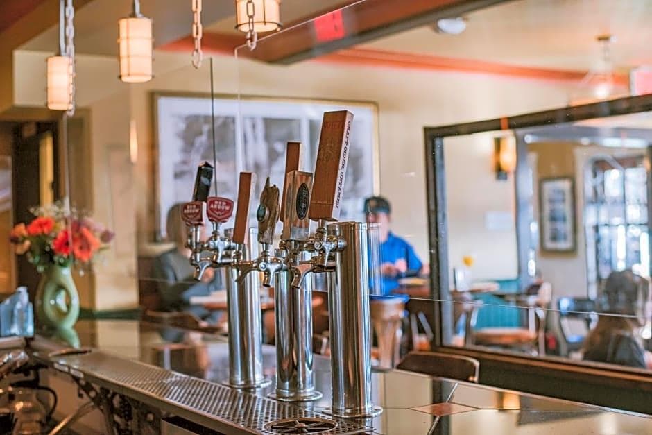 Salt Spring Inn