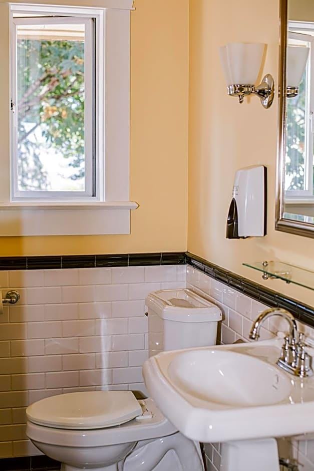Salt Spring Inn