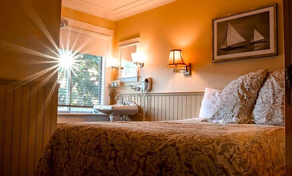 Salt Spring Inn